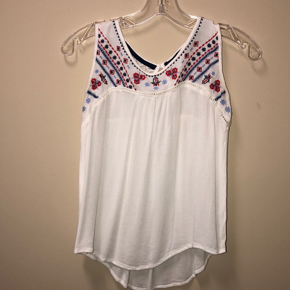 Red, white, blue designed tank.